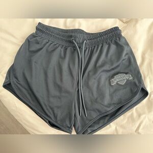 Alphalete - Varsity Shorts 3.25"